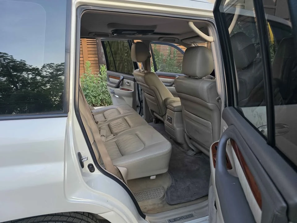 2003 Lexus LX 2nd Gen - Image 13 of 19