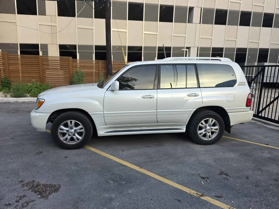 2003 Lexus LX 2nd Gen - Image 6 of 19