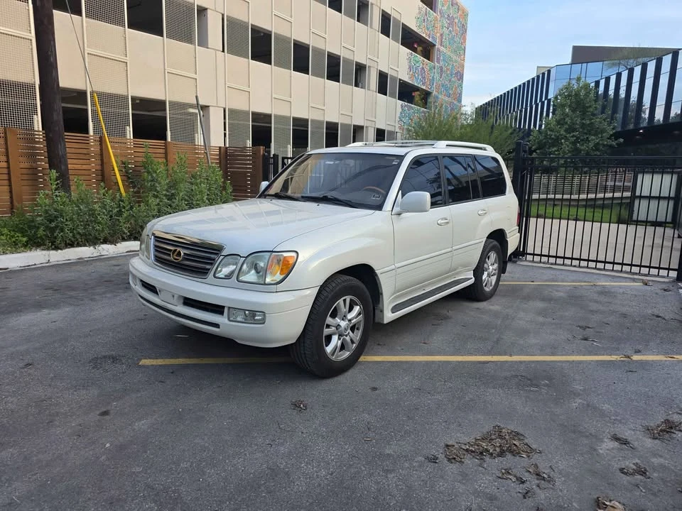 2003 Lexus LX 2nd Gen - Image 5 of 19