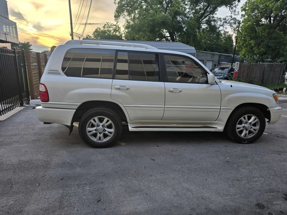2003 Lexus LX 2nd Gen - Image 7 of 19