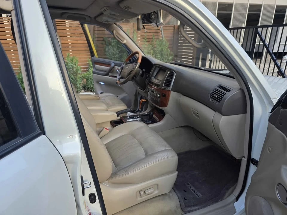 2003 Lexus LX 2nd Gen - Image 14 of 19