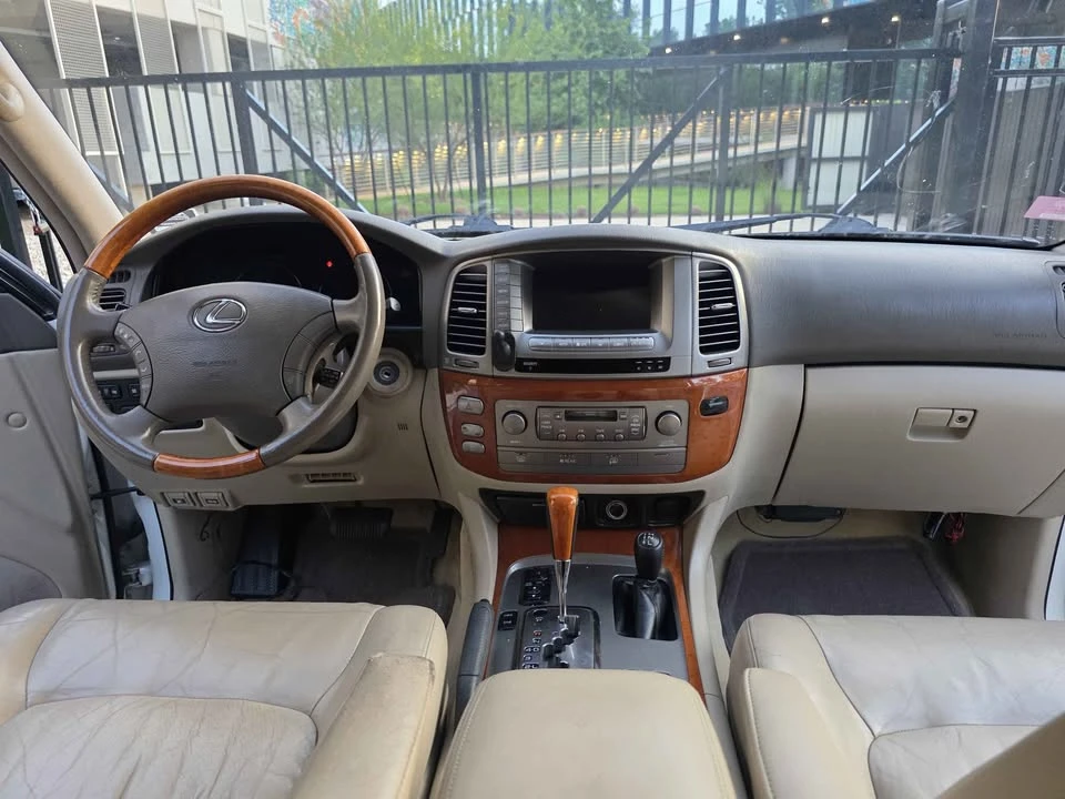 2003 Lexus LX 2nd Gen - Image 15 of 19