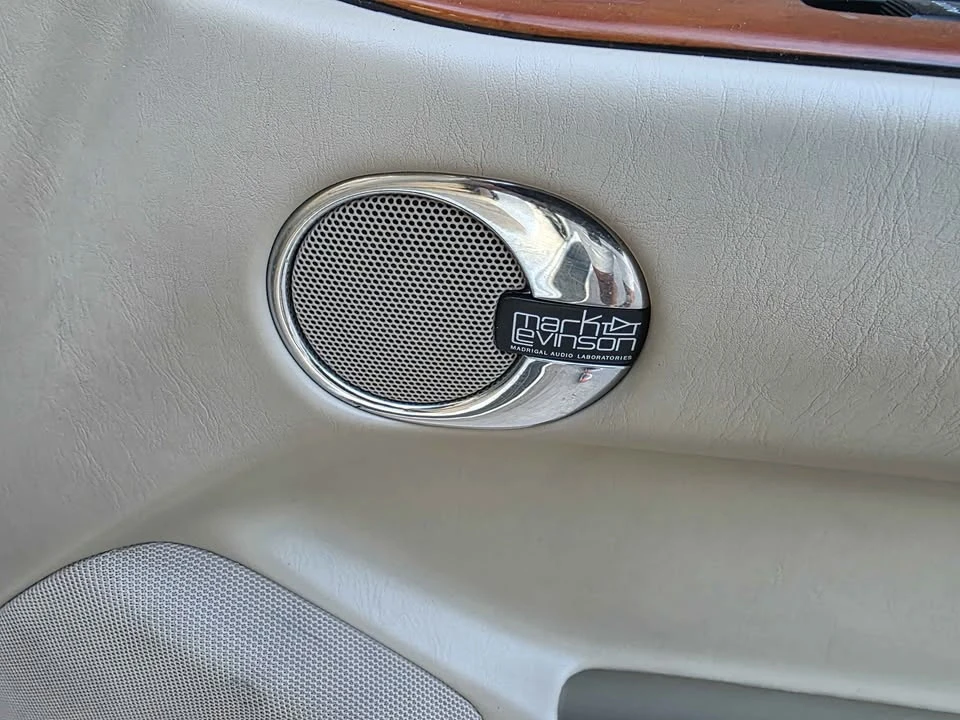 2003 Lexus LX 2nd Gen - Image 16 of 19