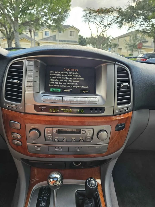 2003 Lexus LX 2nd Gen - Image 4 of 19