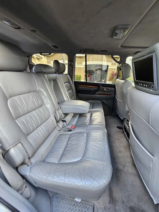 2003 Lexus LX 2nd Gen - Image 6 of 19