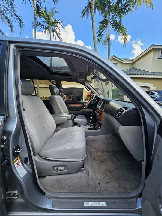 2003 Lexus LX 2nd Gen - Image 10 of 19