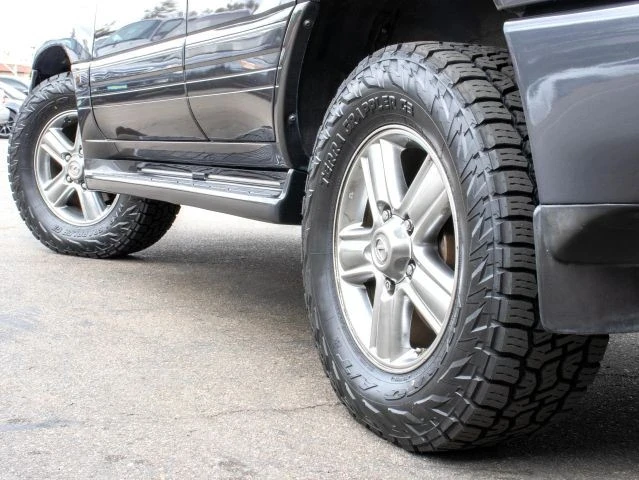 2003 Lexus LX 2nd Gen - Image 9 of 21
