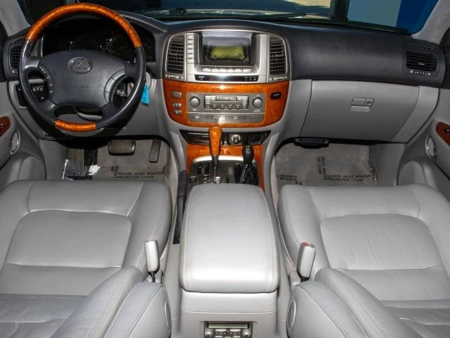 2003 Lexus LX 2nd Gen - Image 16 of 21