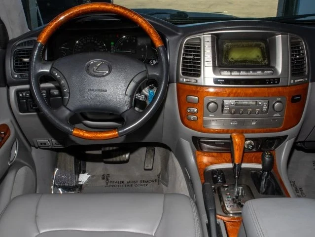 2003 Lexus LX 2nd Gen - Image 13 of 21