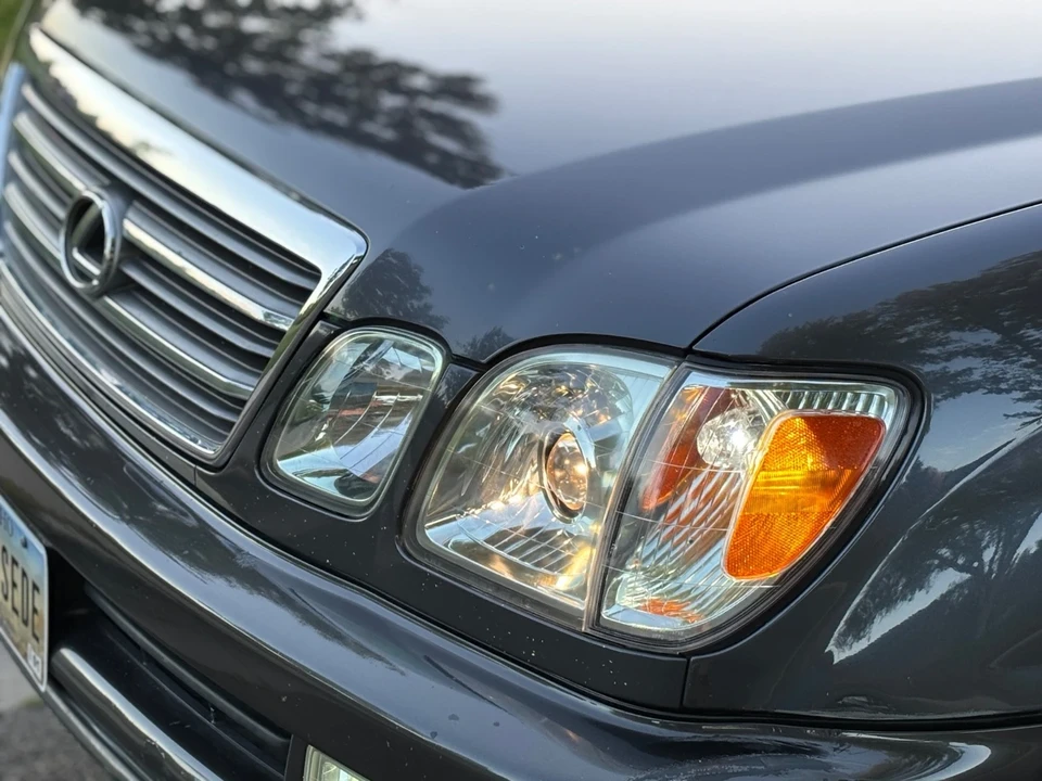 2003 Lexus LX 2nd Gen - Image 15 of 21