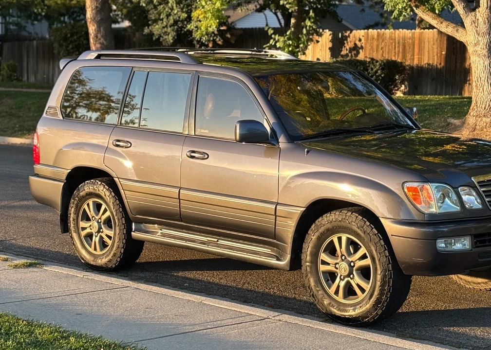 2003 Lexus LX 2nd Gen - Image 18 of 21