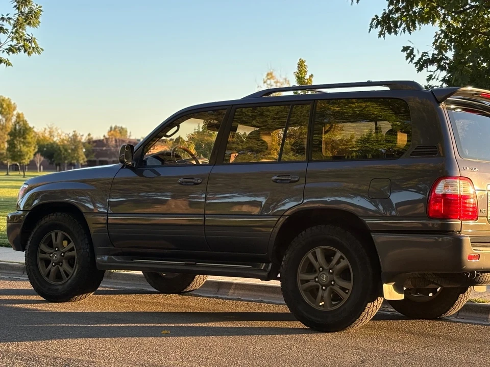 2003 Lexus LX 2nd Gen - Image 20 of 21