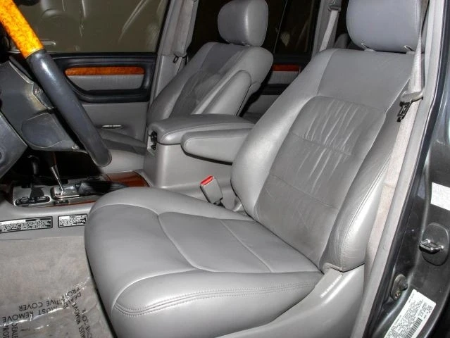 2003 Lexus LX 2nd Gen - Image 10 of 21