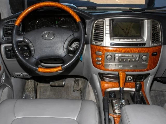 2003 Lexus LX 2nd Gen - Image 12 of 21