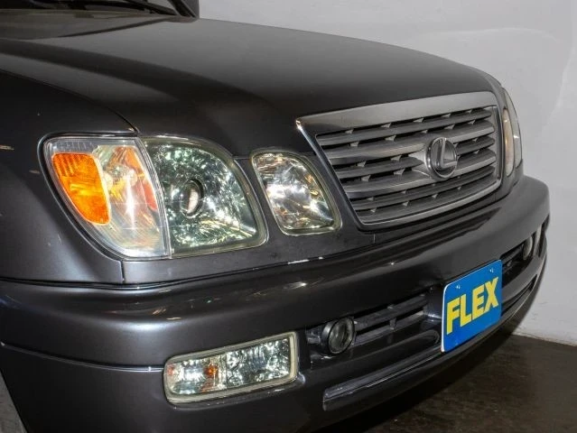 2003 Lexus LX 2nd Gen - Image 11 of 21