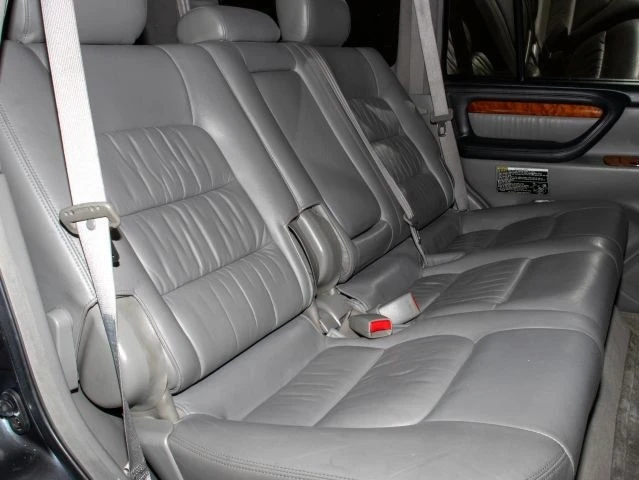2003 Lexus LX 2nd Gen - Image 17 of 21