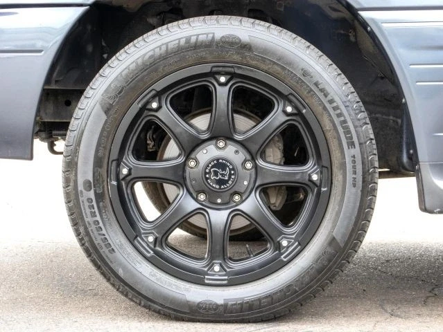 2003 Lexus LX 2nd Gen - Image 16 of 21