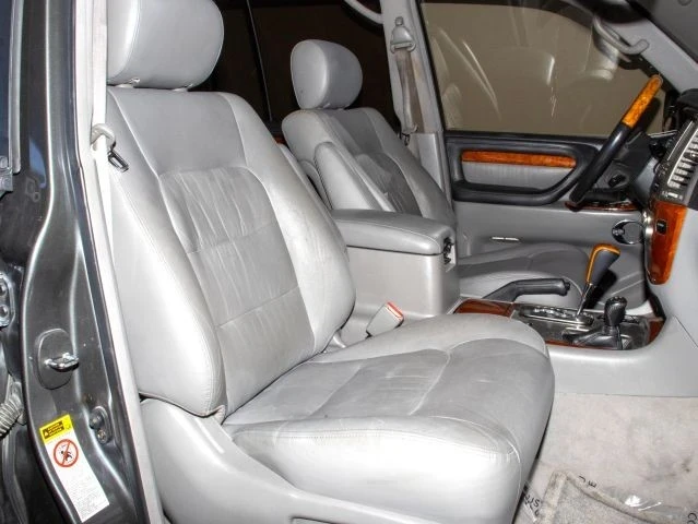 2003 Lexus LX 2nd Gen - Image 16 of 21