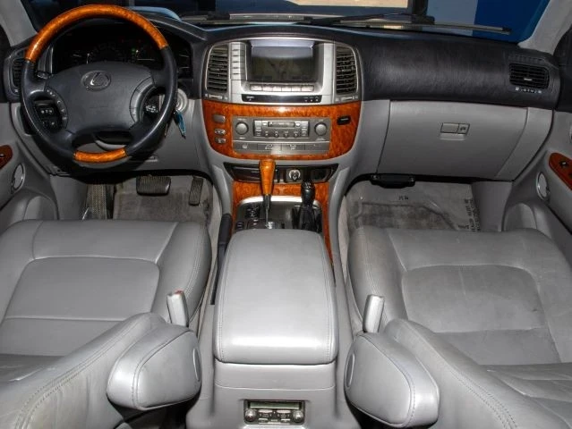 2003 Lexus LX 2nd Gen - Image 13 of 21