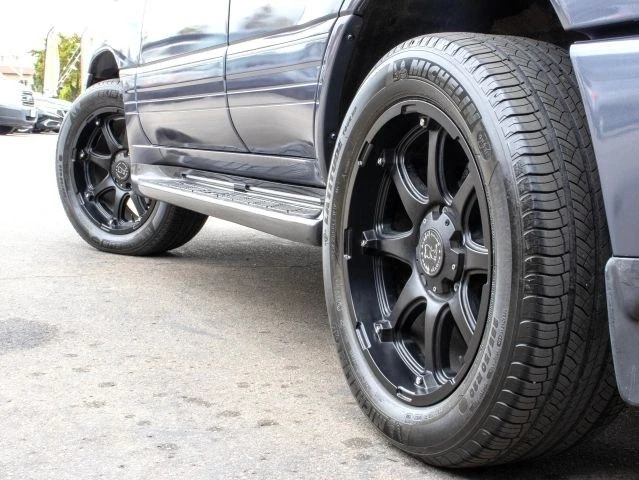 2003 Lexus LX 2nd Gen - Image 15 of 21