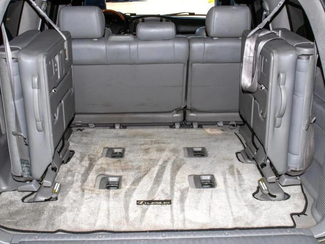 2003 Lexus LX 2nd Gen - Image 18 of 21