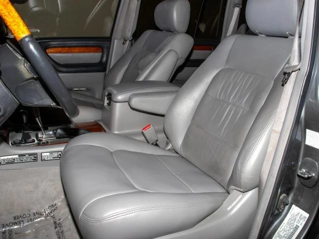 2003 Lexus LX 2nd Gen - Image 14 of 21