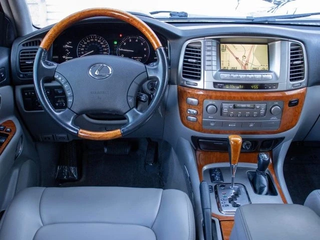 2003 Lexus LX 2nd Gen - Image 9 of 21