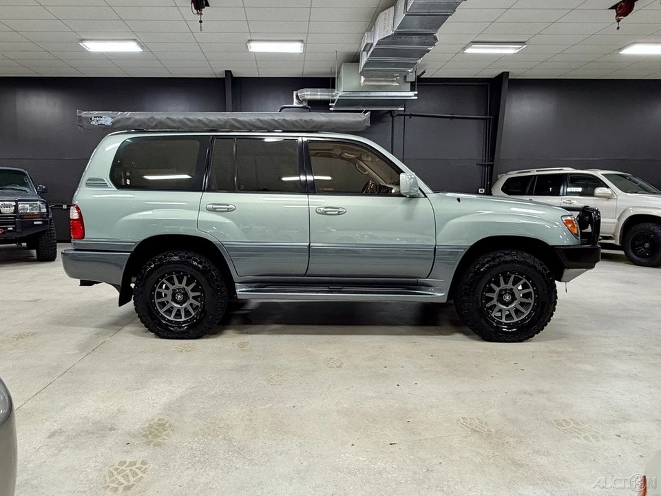 2003 Lexus LX 2nd Gen - Image 6 of 12