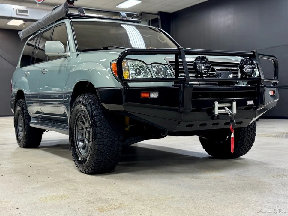2003 Lexus LX 2nd Gen - Image 3 of 12