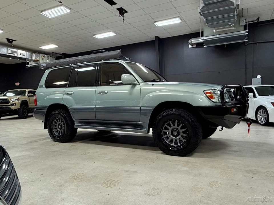 2003 Lexus LX 2nd Gen - Image 4 of 12