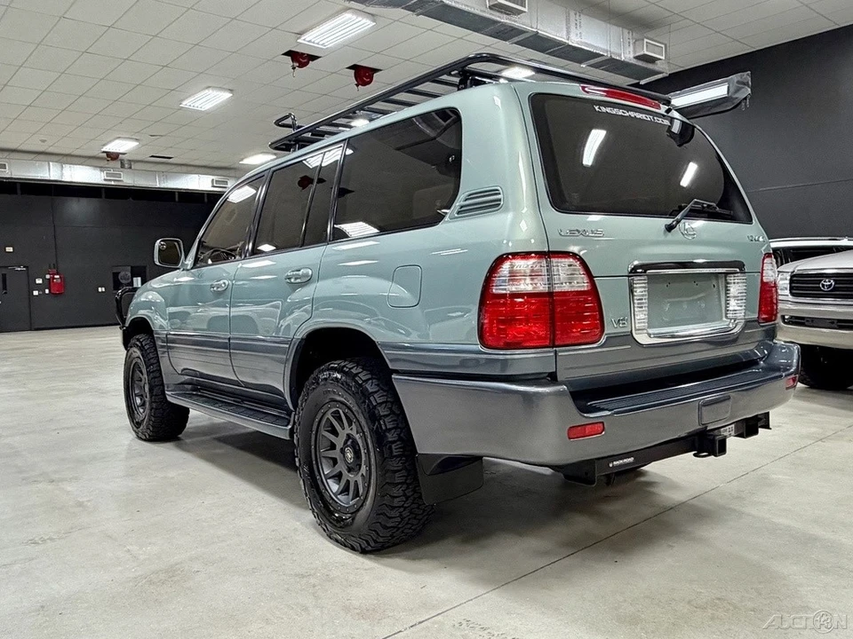 2003 Lexus LX 2nd Gen - Image 8 of 12