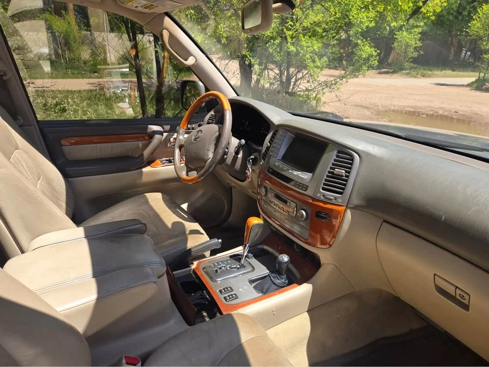 2003 Lexus LX 2nd Gen - Image 5 of 5