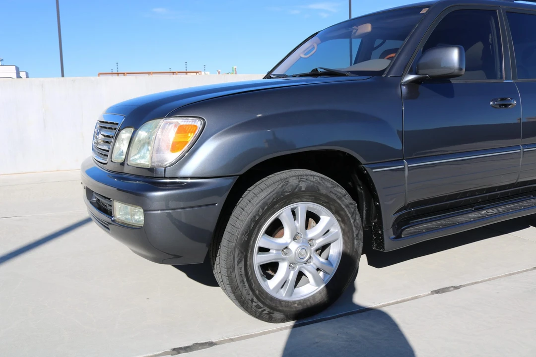 2003 Lexus LX 2nd Gen - Image 12 of 31