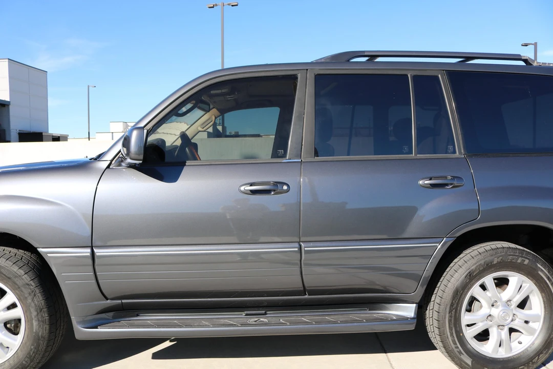 2003 Lexus LX 2nd Gen - Image 18 of 31