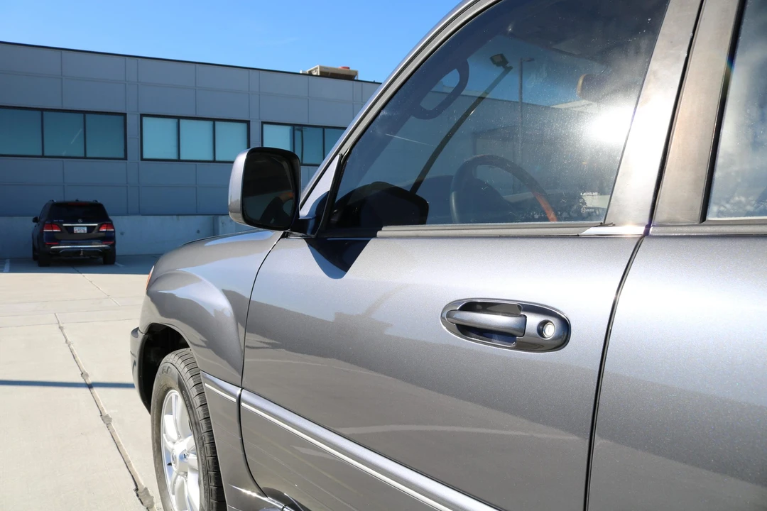 2003 Lexus LX 2nd Gen - Image 31 of 31