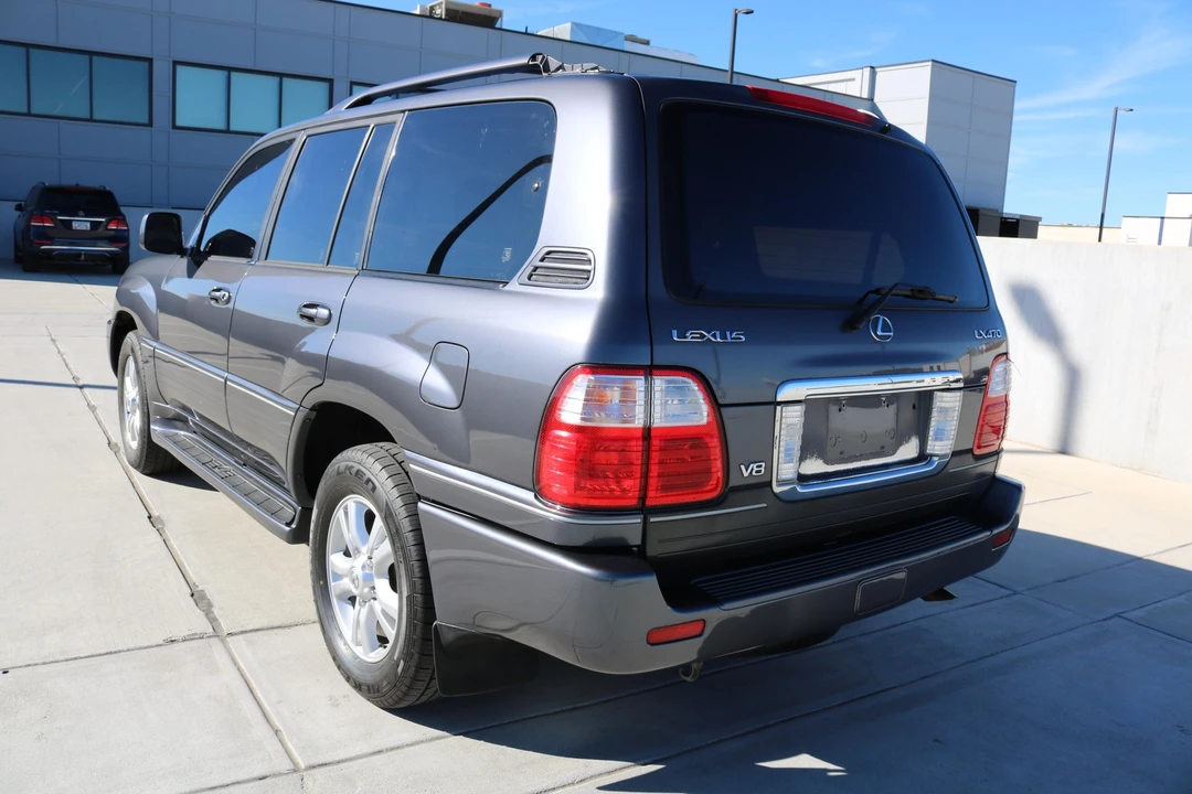 2003 Lexus LX 2nd Gen - Image 4 of 31
