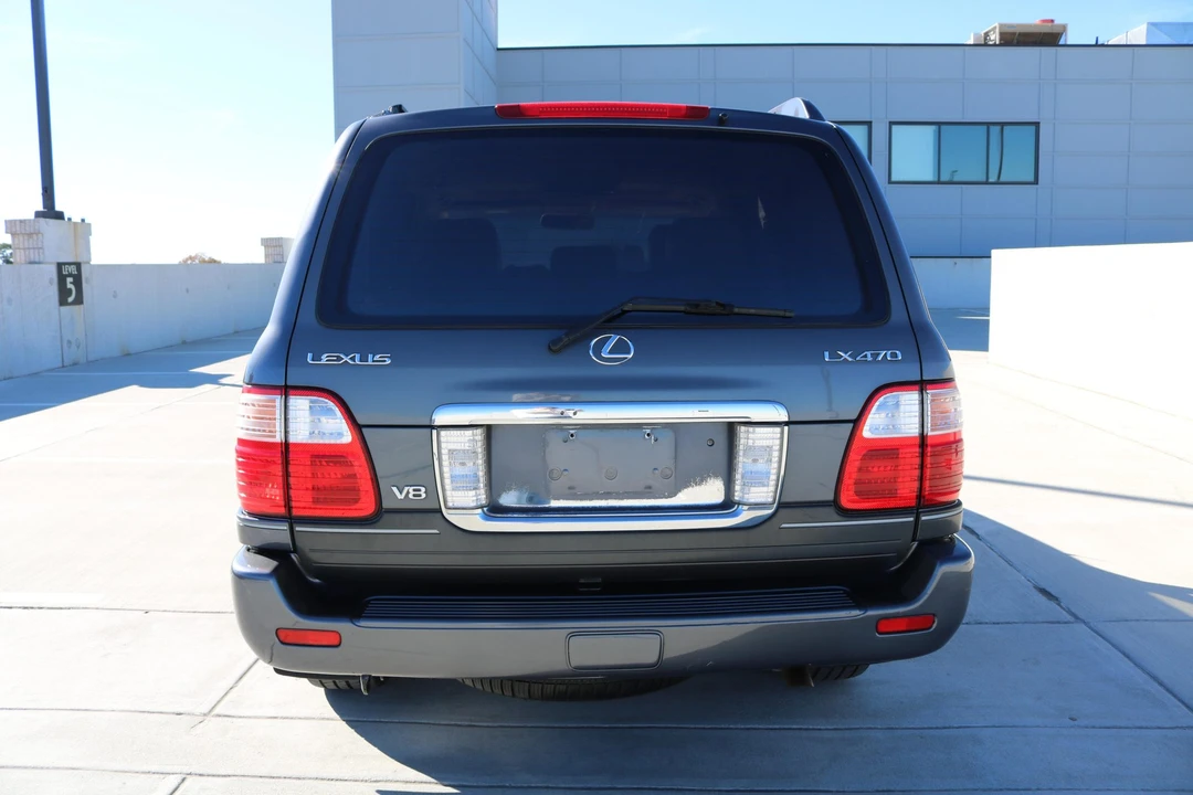 2003 Lexus LX 2nd Gen - Image 6 of 31
