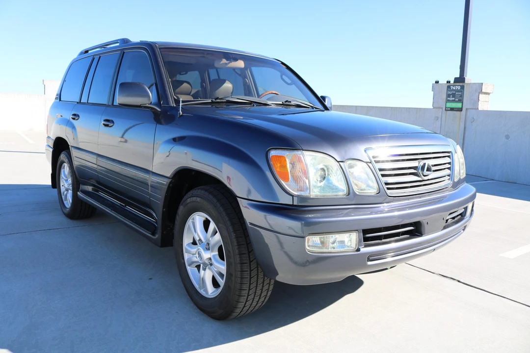 2003 Lexus LX 2nd Gen - Image 9 of 31