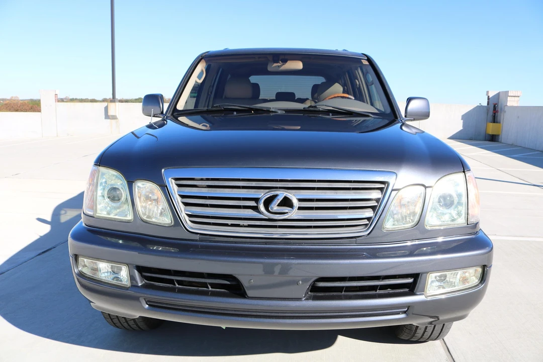 2003 Lexus LX 2nd Gen - Image 10 of 31