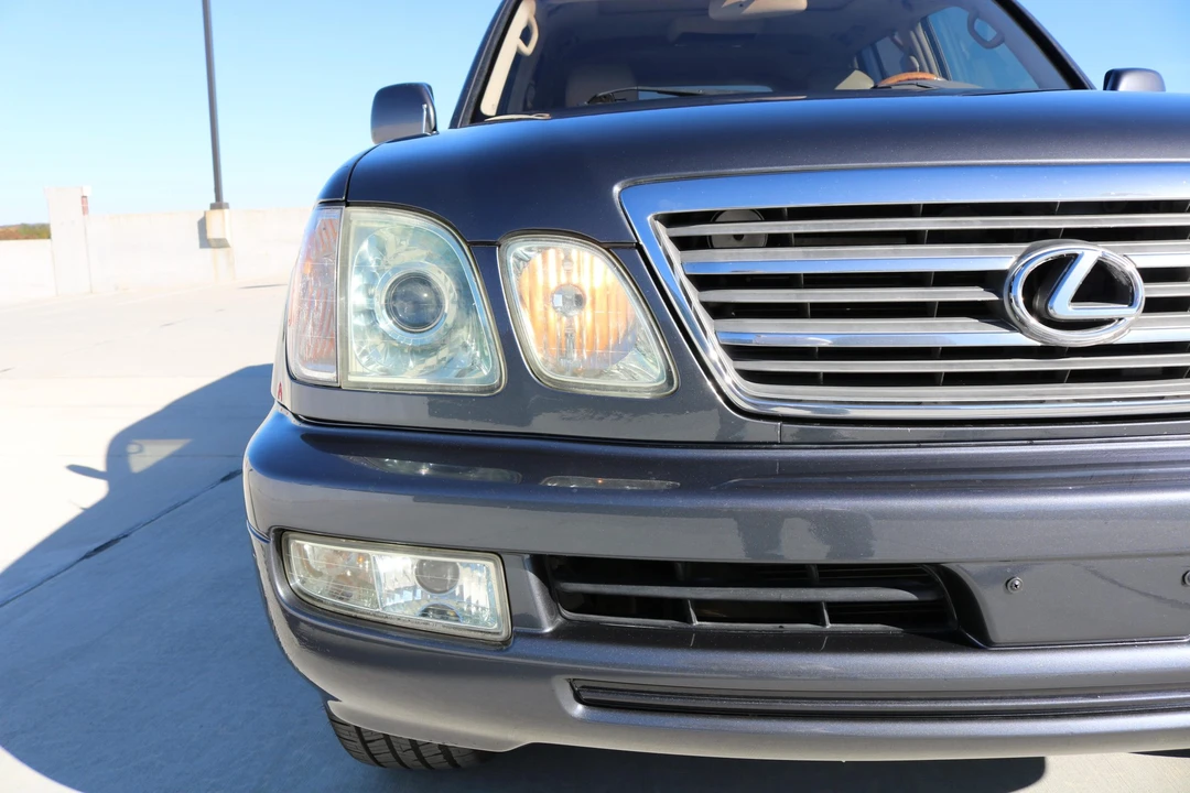2003 Lexus LX 2nd Gen - Image 29 of 31