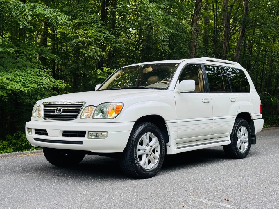 2003 Lexus LX 2nd Gen - Image 22 of 31