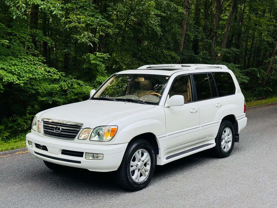 2003 Lexus LX 2nd Gen - Image 25 of 31