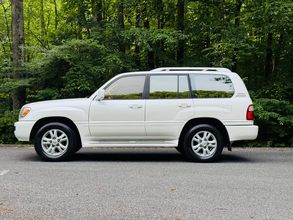 2003 Lexus LX 2nd Gen - Image 27 of 31