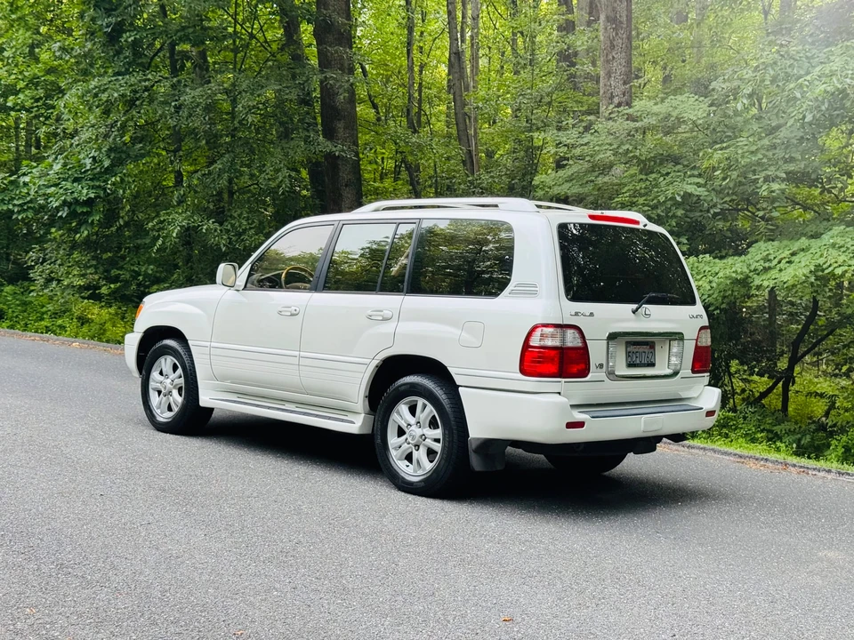 2003 Lexus LX 2nd Gen - Image 30 of 31