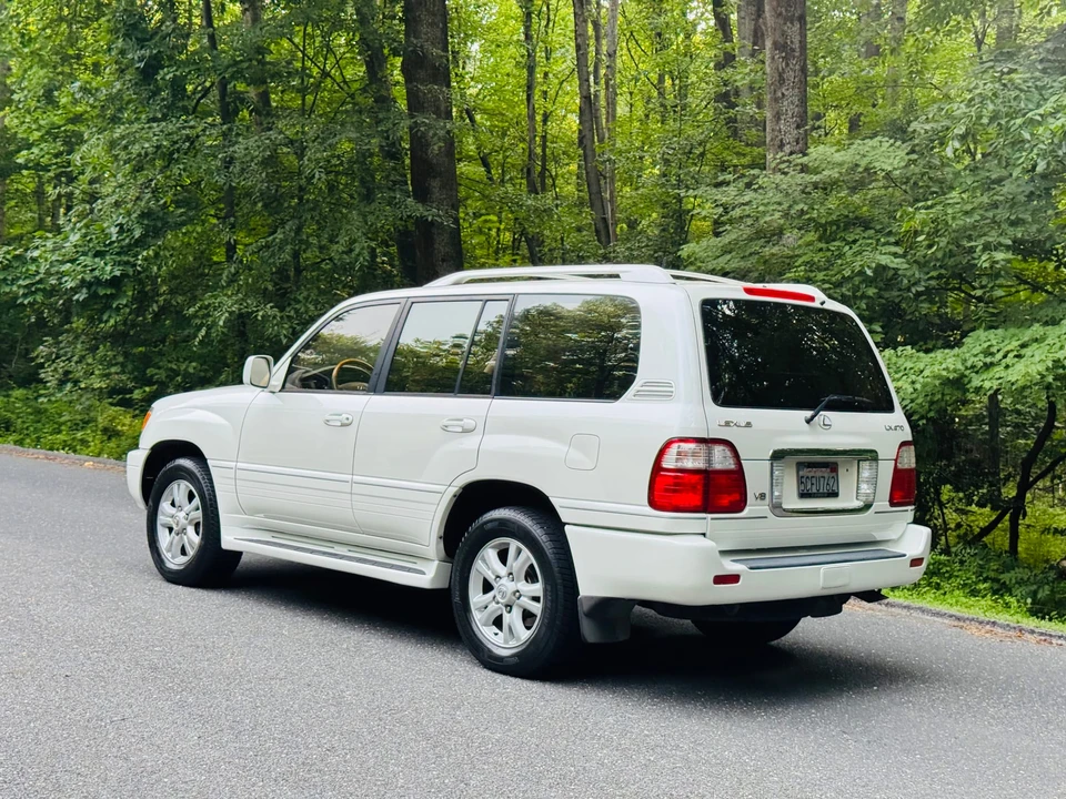 2003 Lexus LX 2nd Gen - Image 31 of 31