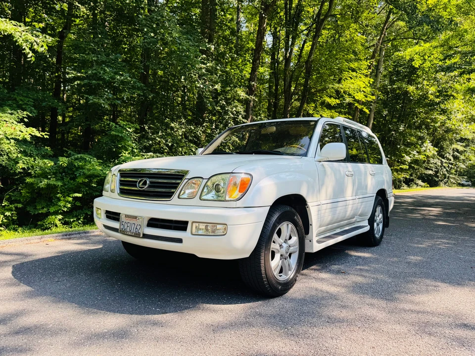 2003 Lexus LX 2nd Gen - Image 19 of 31