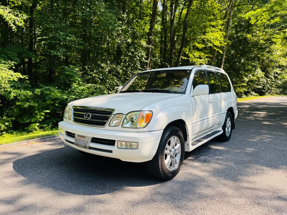 2003 Lexus LX 2nd Gen - Image 18 of 31