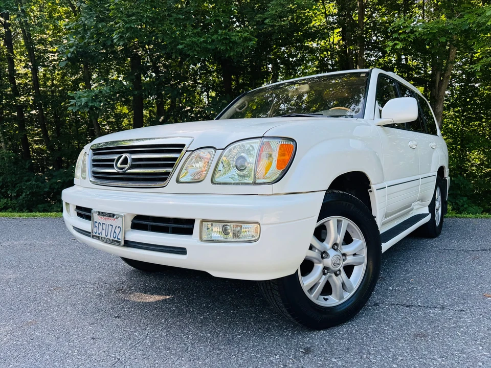 2003 Lexus LX 2nd Gen - Image 16 of 31