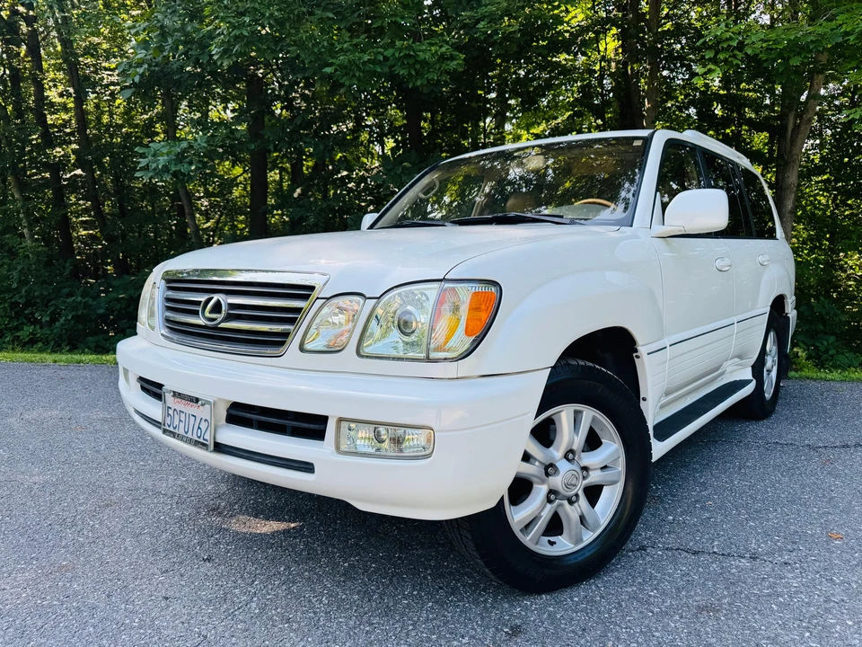 2003 Lexus LX 2nd Gen - Image 15 of 31