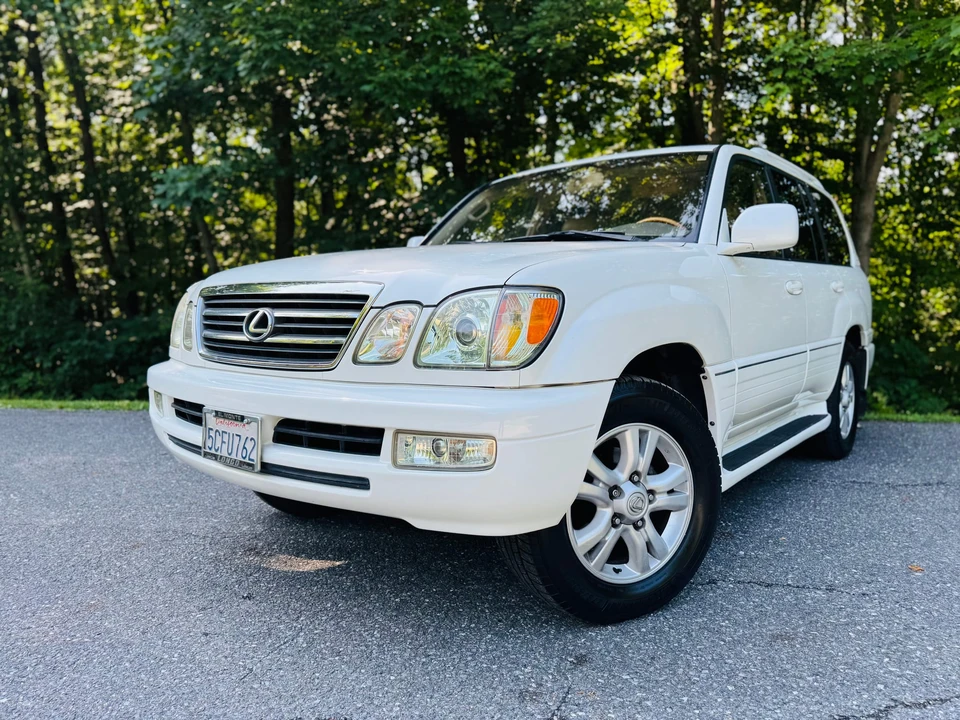 2003 Lexus LX 2nd Gen - Image 14 of 31